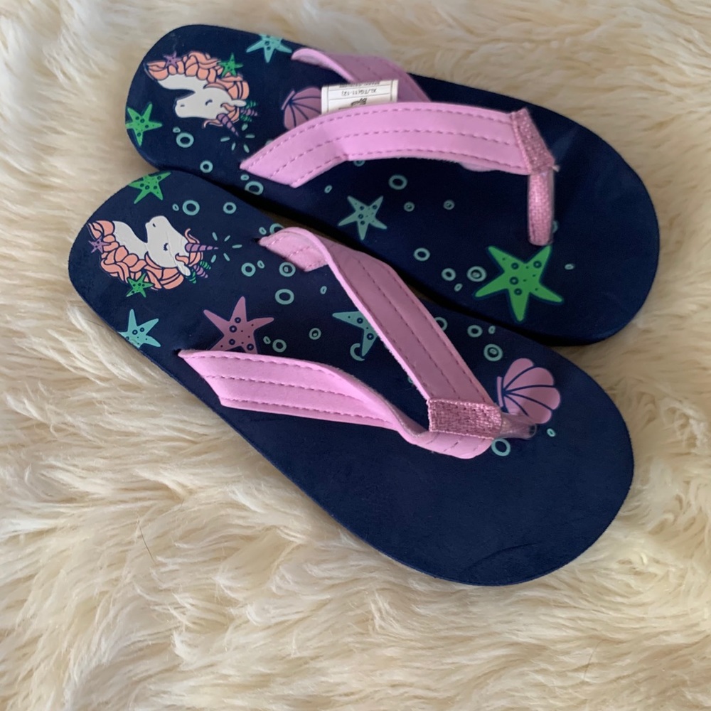 Toddler girl flip flip. Size11/12